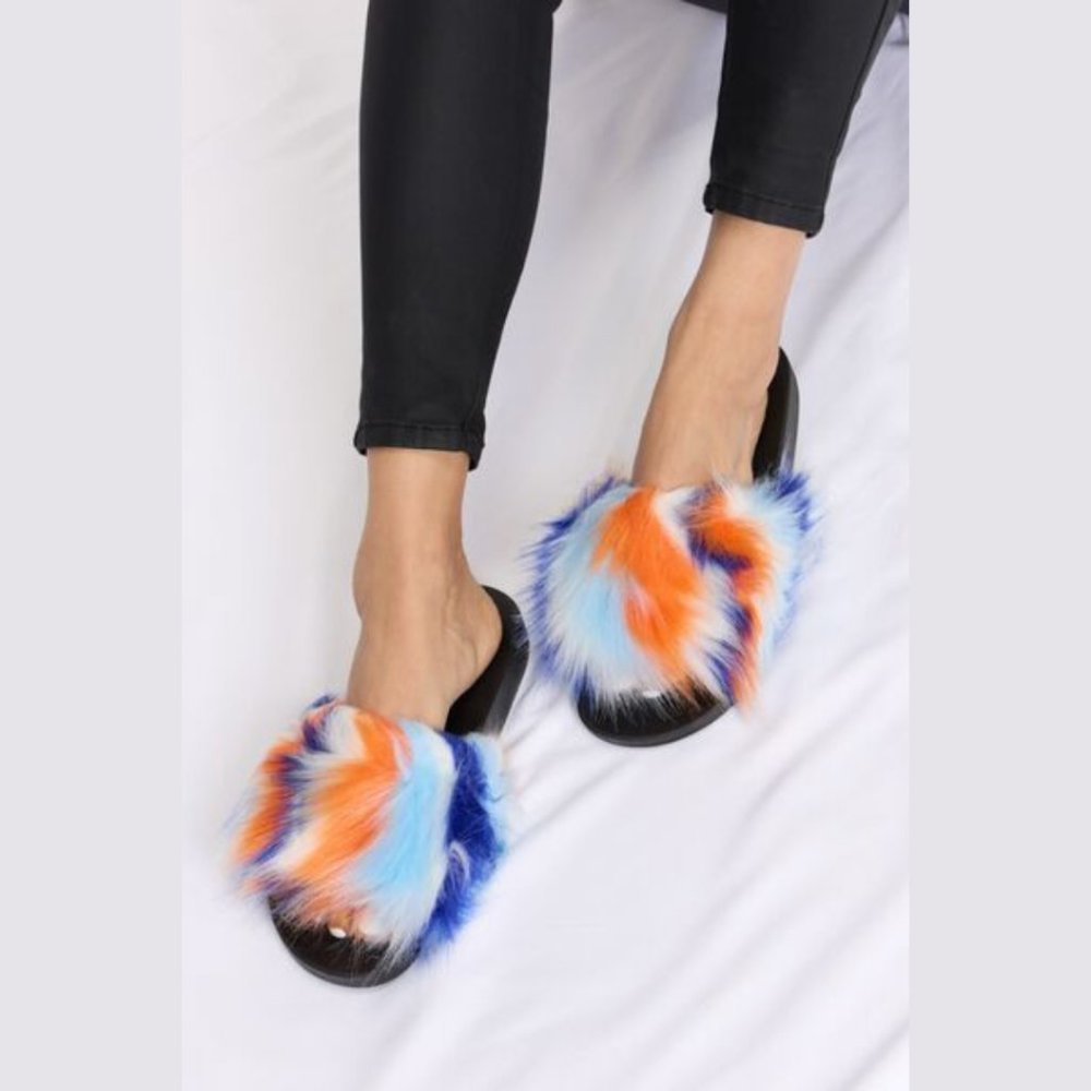 Plush Open-Toe Lounge Sandals (New) - Picture 3 of 7